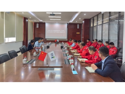 水發(fā)集團黨委委員、副總經(jīng)理王東凱一行到鄂爾多斯水發(fā)燃氣公司開展基層黨建聯(lián)系點調(diào)研并講授黨課